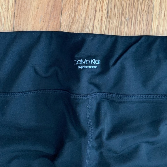 Calvin Klein Performance - Picture 3 of 7